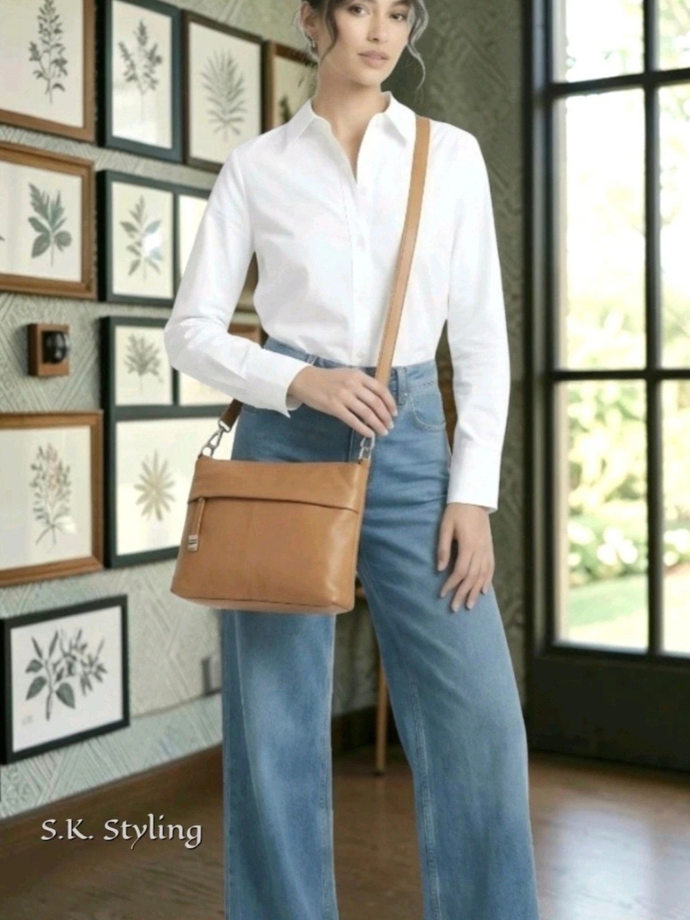 Tignanello Tan Leather Elevated Crossbody / Shoulder Bag Minimalist Organizer